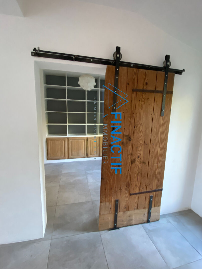 Photo Très belle villa récente T7 Eguilles image 6/6