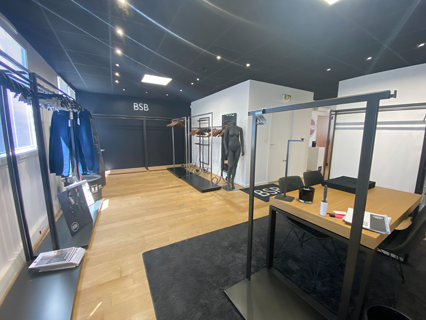 Photo Bureaux 135 m2 pôle d'activités Eguilles image 4/6