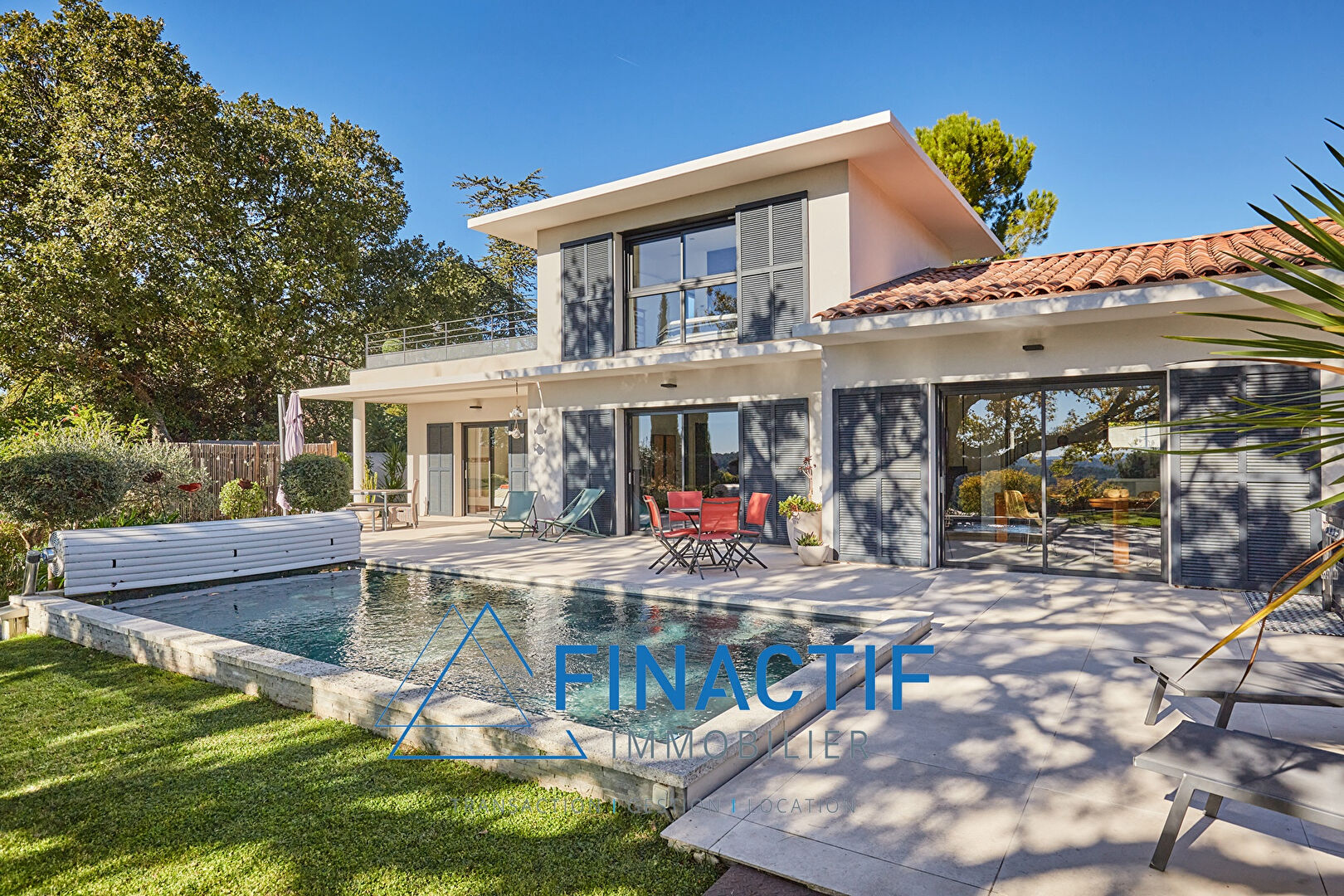 Maison d'architecte 142 m2 - Piscine - Vue panoramique - Calme absolu -