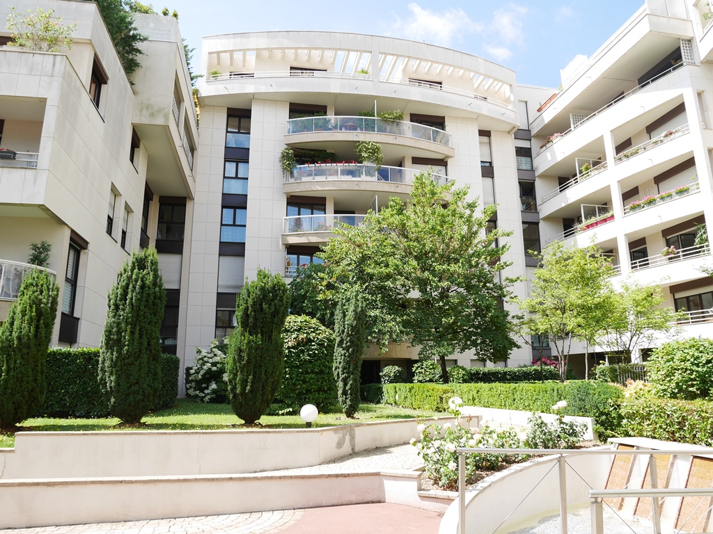 4 pièces 85 m2 avec balcon, cave et parking