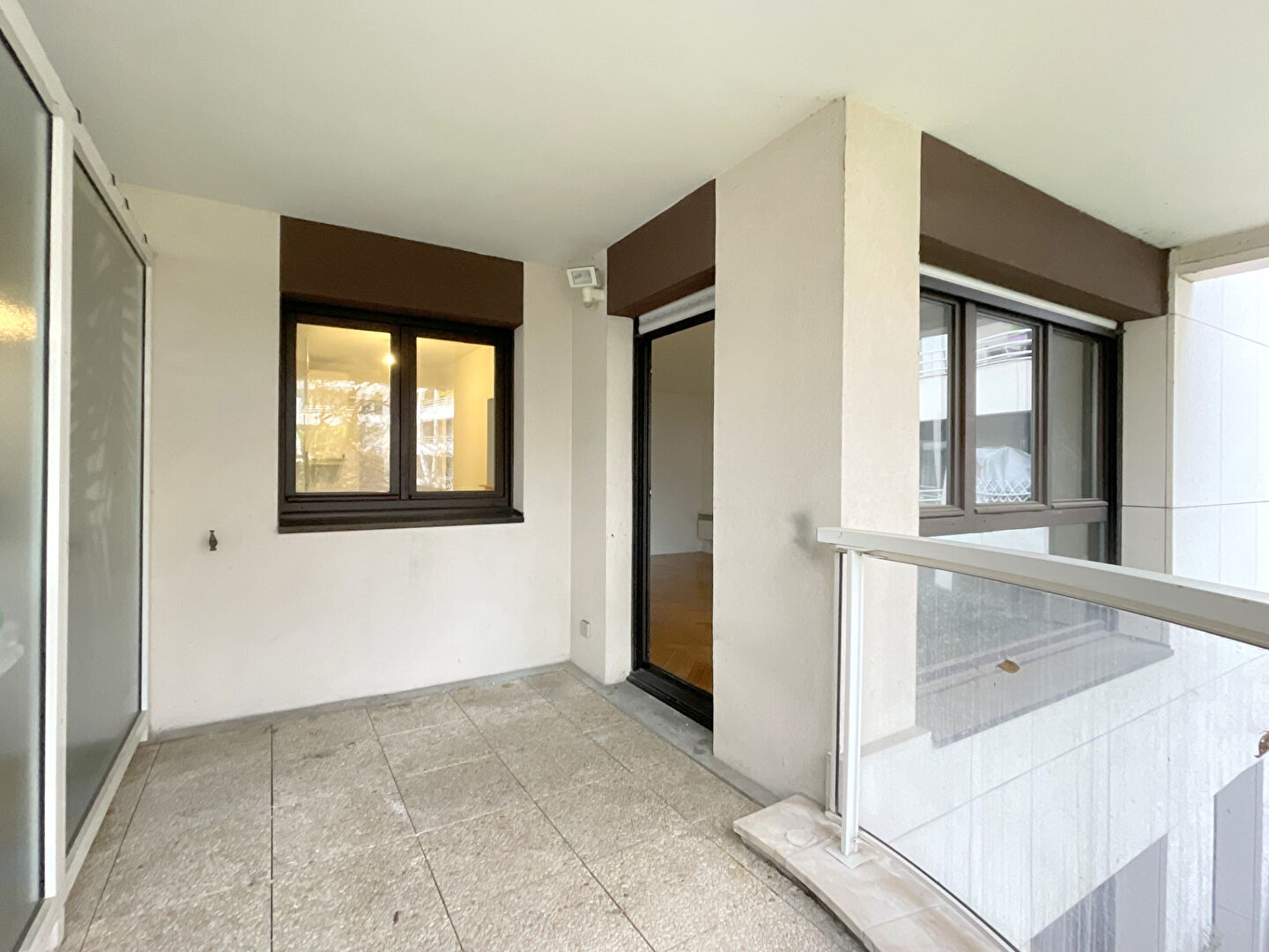 Photo 4 pièces 85 m2 avec balcon, cave et parking image 5/6