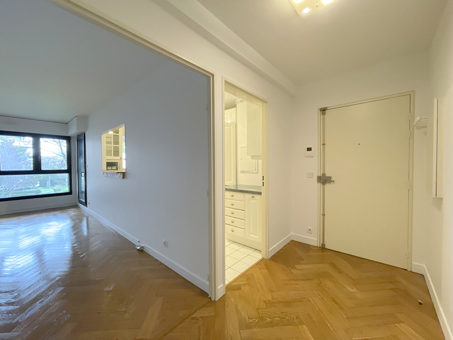 Photo 4 pièces 85 m2 avec balcon, cave et parking image 6/6