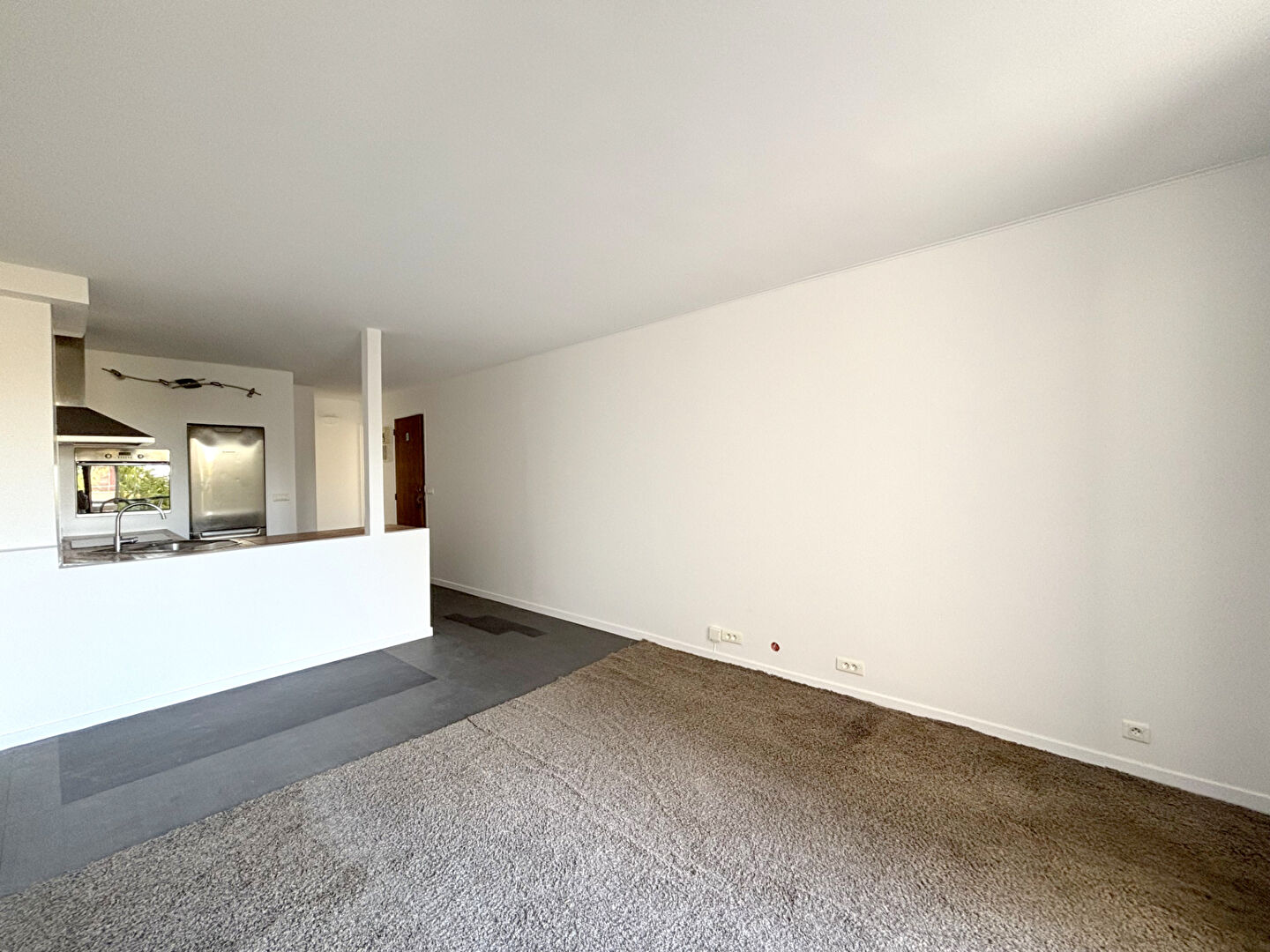 Photo Appartement 2 pièces traversant avec cave et parking image 2/6