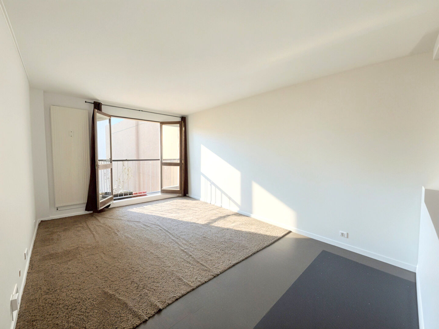 Photo Appartement 2 pièces traversant avec cave et parking image 4/6