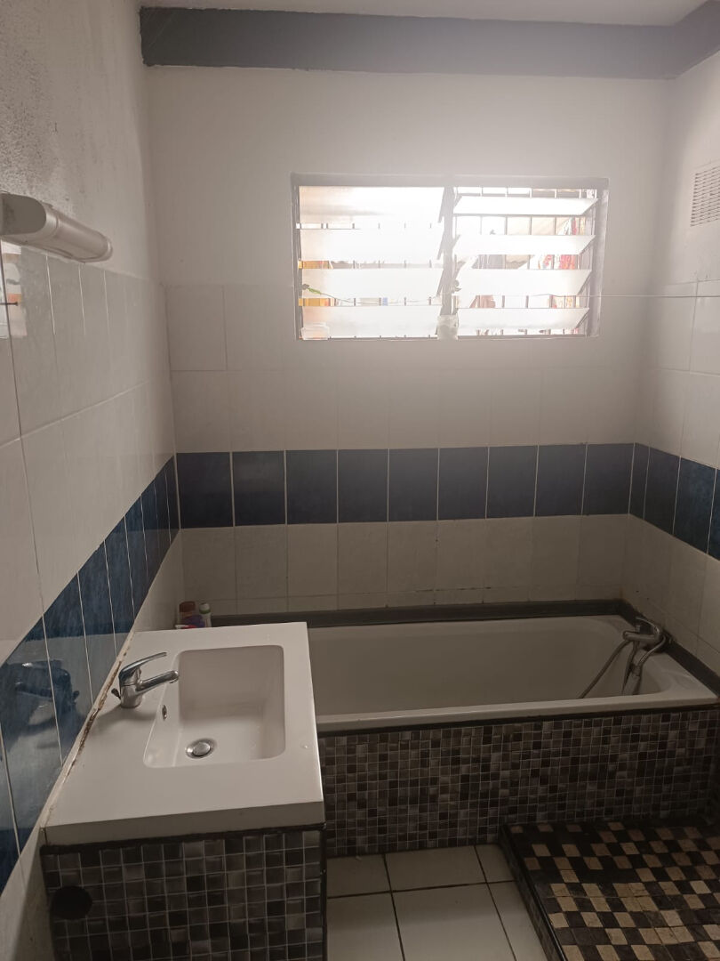 Photo MAISONS MITOYENNES A ST JOSEPH image 5/6