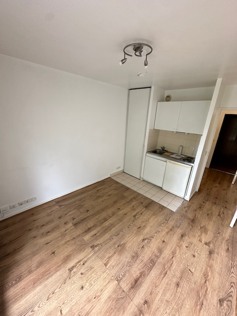 Photo STUDIO LEVALLOIS PERRET - 1 pièce(s) - 18 m2 image 2/6