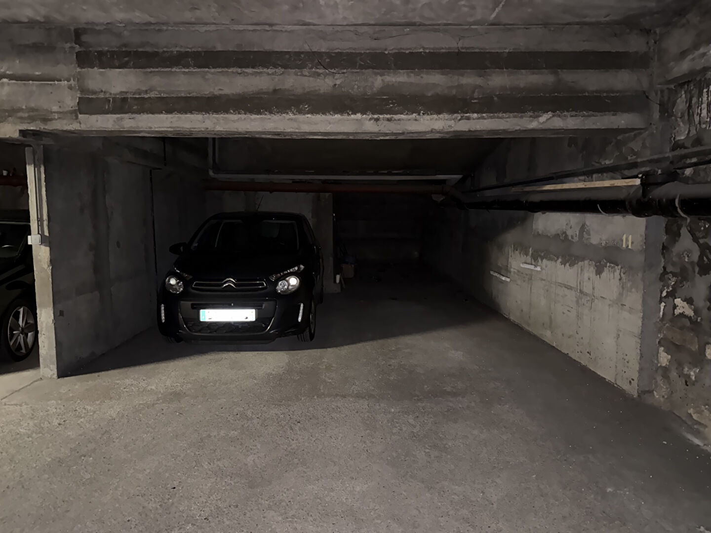 Photo Parking Neuilly Sur Seine image 2/3