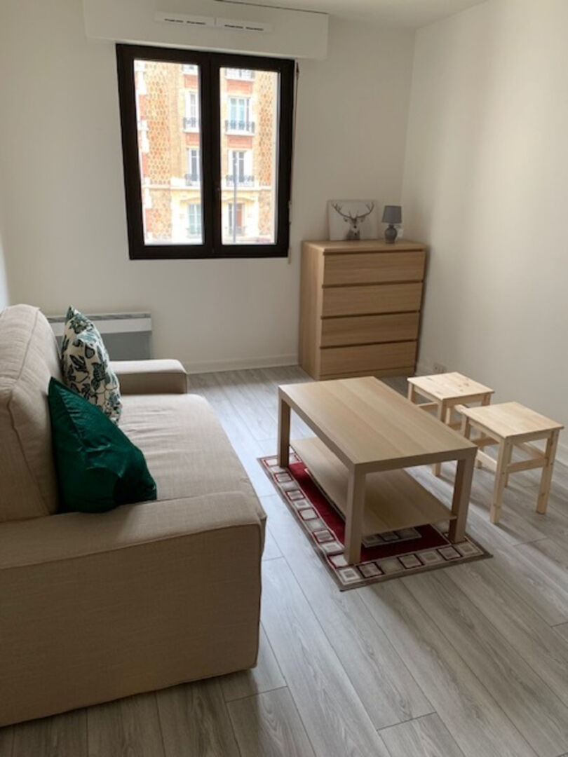 Photo Appartement Courbevoie 1 pièce(s) 23 m² image 1/4