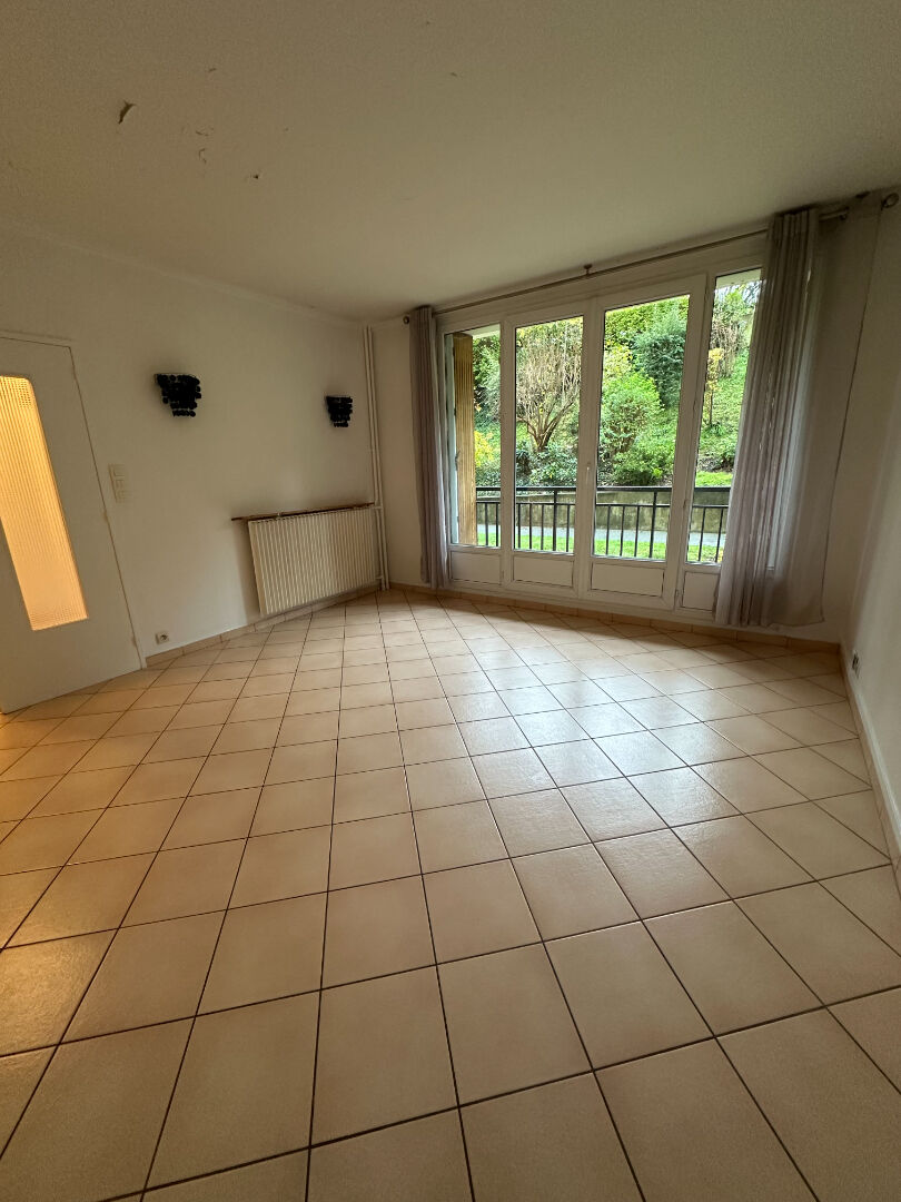 Photo Chaville - Beau 2 pièces de 44 m² avec parking et cave image 1/6