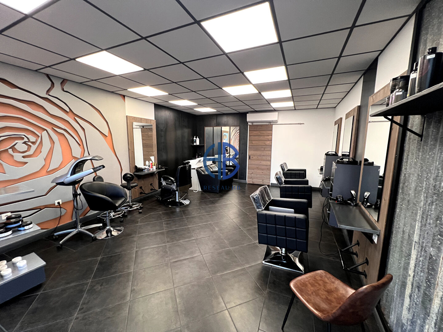 salon de coiffure Fonds de commerce Heyrieux 40 m2