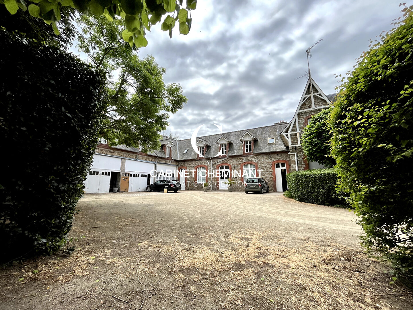 A LOUER A DINARD APPARTEMENT MEUBLÉ T3 DE 74m2 POINTE DU MOULINET