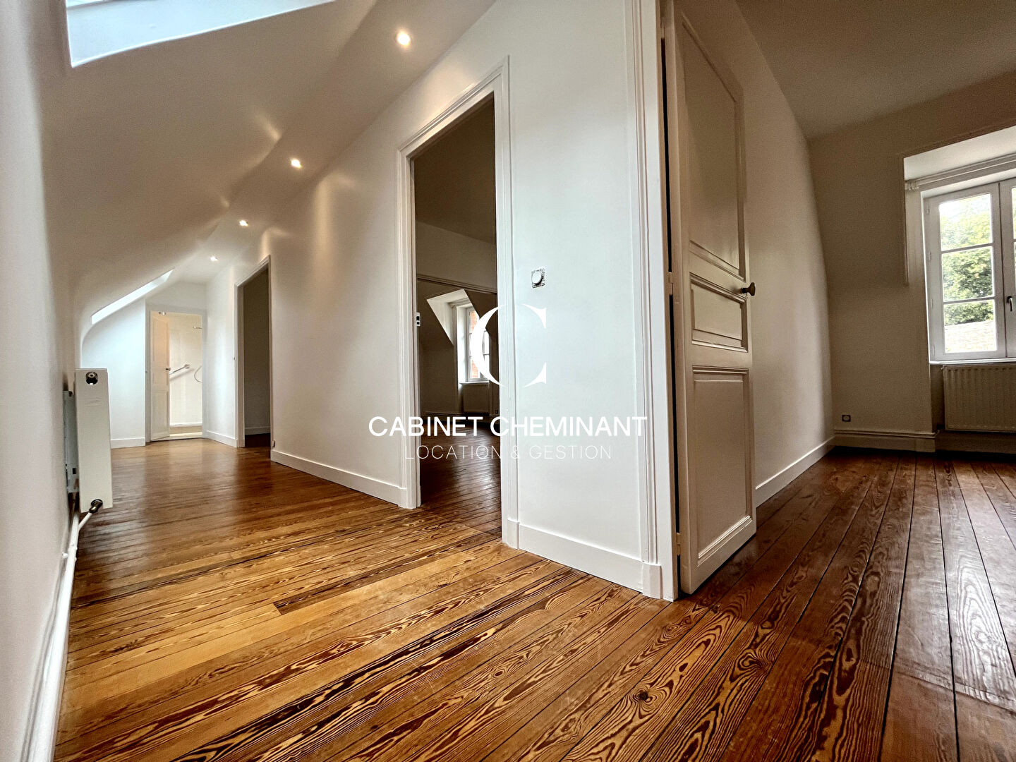 Photo A LOUER A DINARD APPARTEMENT MEUBLÉ T3 DE 74m2 POINTE DU MOULINET image 2/6