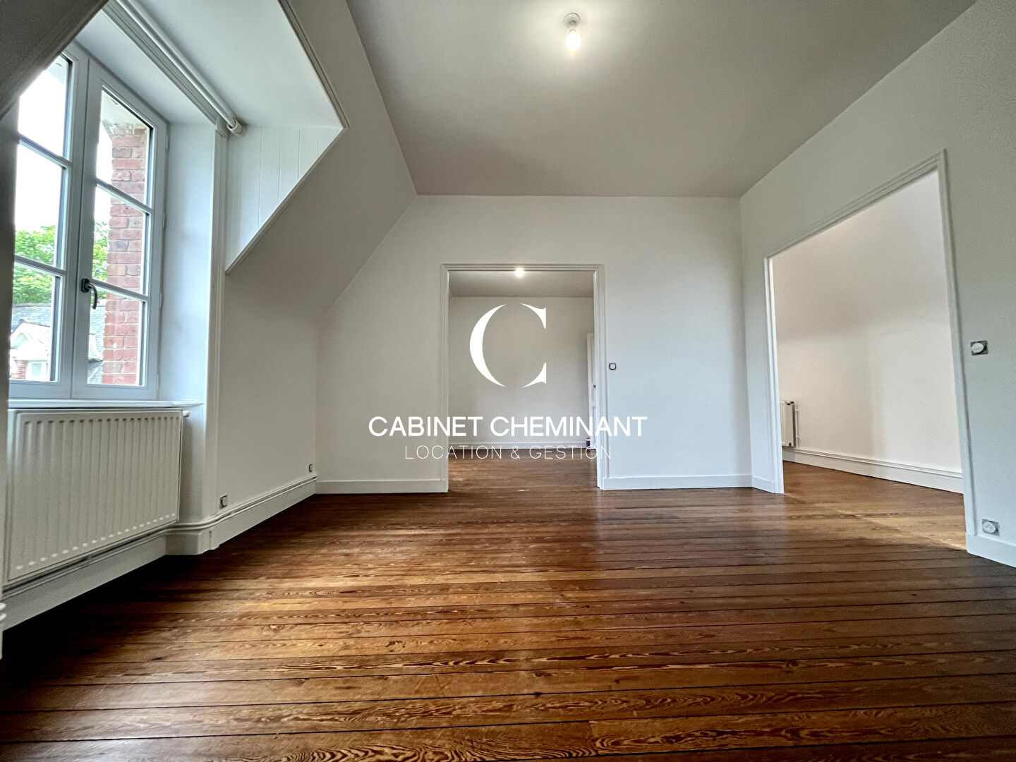 Photo A LOUER A DINARD APPARTEMENT MEUBLÉ T3 DE 74m2 POINTE DU MOULINET image 3/6