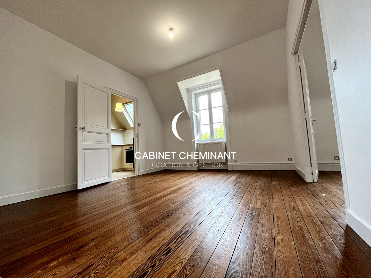 Photo A LOUER A DINARD APPARTEMENT MEUBLÉ T3 DE 74m2 POINTE DU MOULINET image 4/6