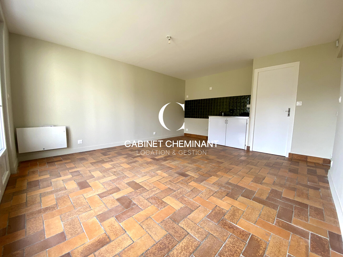 Photo À LOUER A LANCIEUX  APPARTEMENT T2 REZ DE CHAUSSÉE BALCON CAVE JARDIN image 2/6