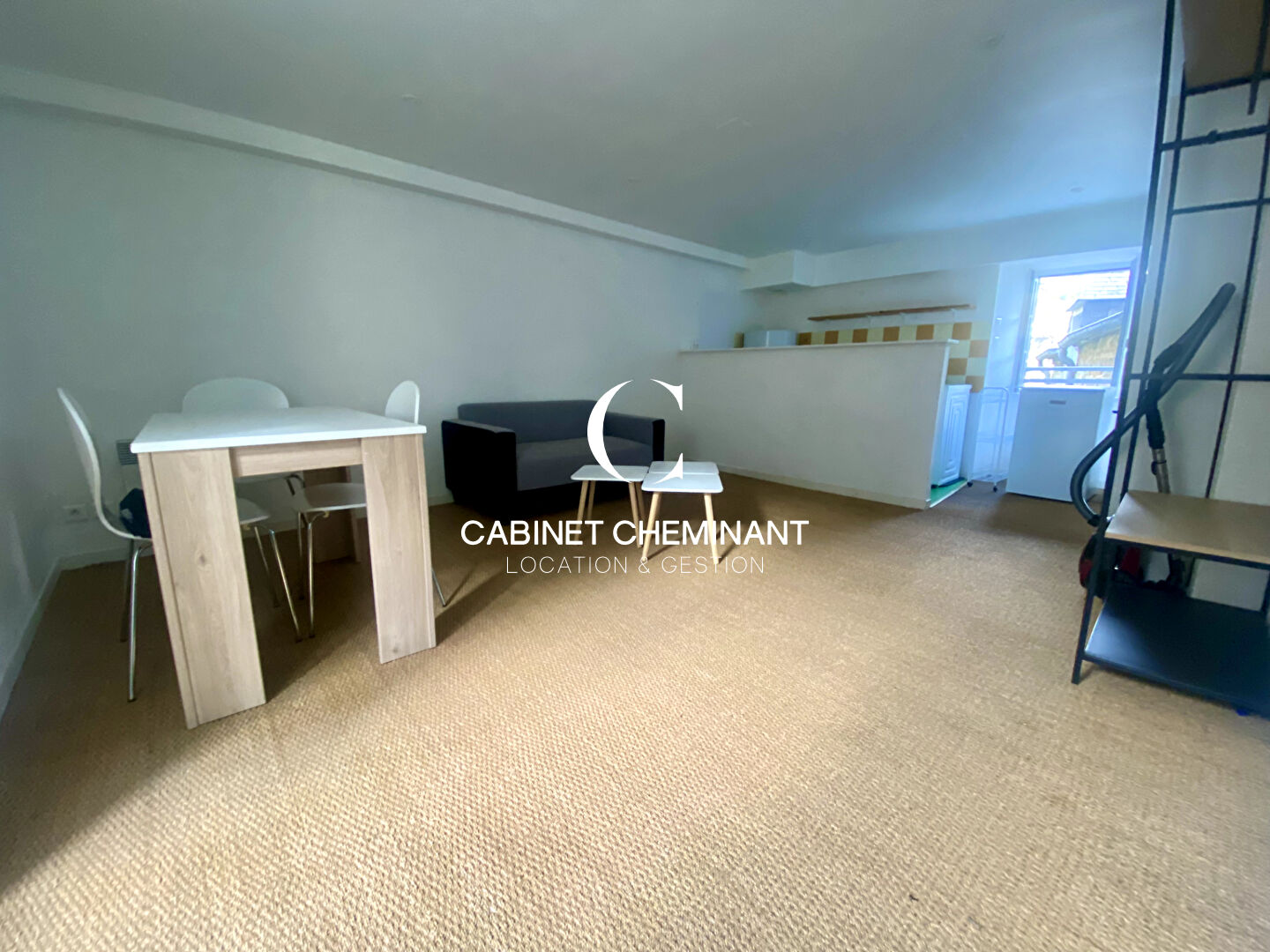 A LOUER A DINAN APPARTEMENT T2 MEUBLE DE 33M2