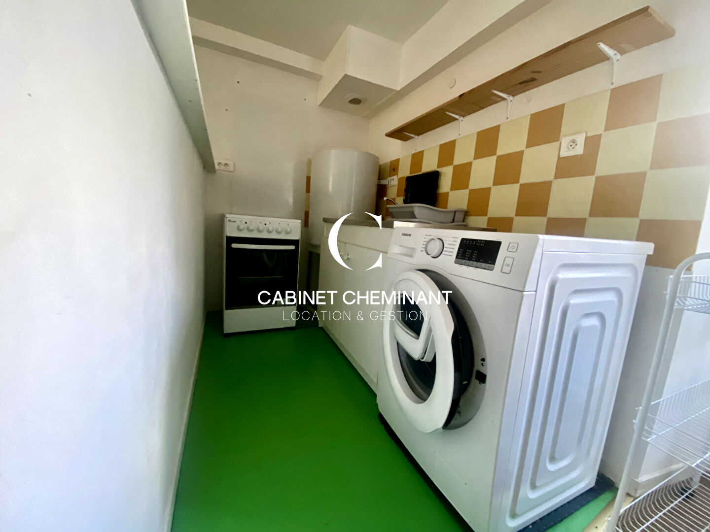 Photo A LOUER A DINAN APPARTEMENT T2 MEUBLE DE 33M2 image 3/6