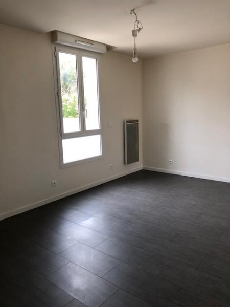 Photo APPARTEMENT EZANVILLE - 2 pièce(s) - 42 m2 image 4/6