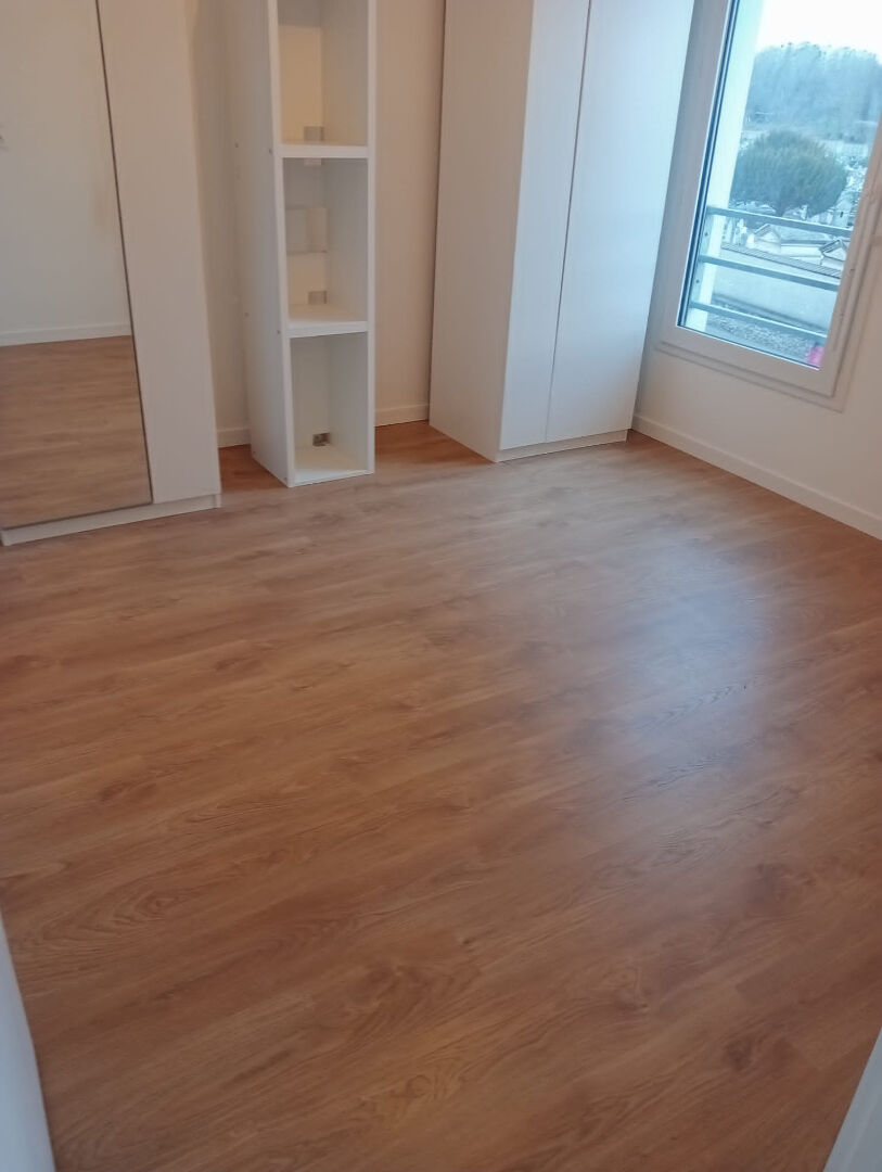 Photo MONTREUIL - F2 image 2/6