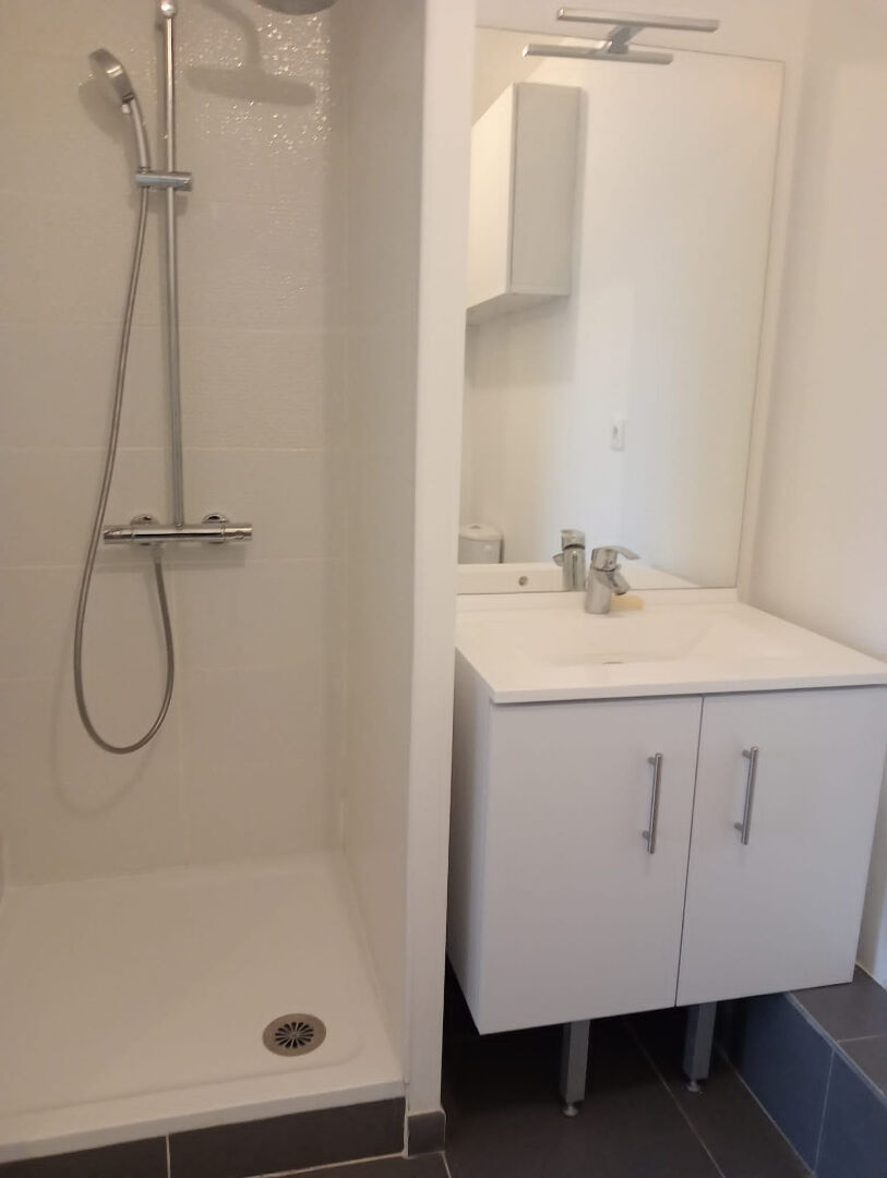 Photo MONTREUIL - F2 image 5/6