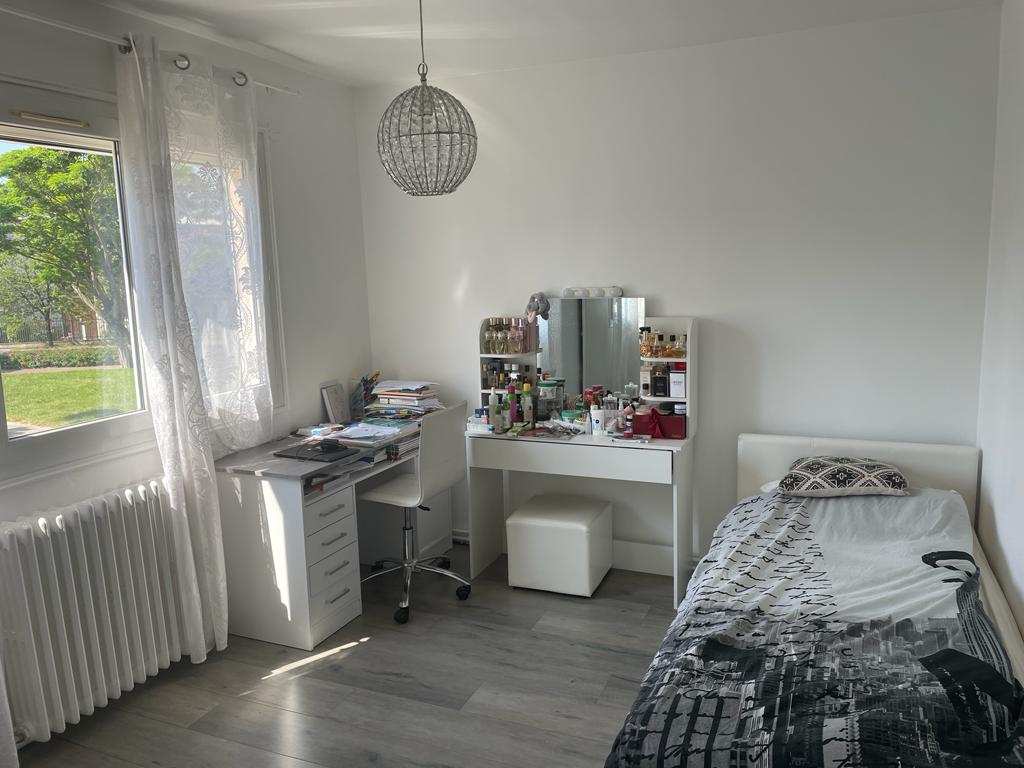 Photo GRAND APPARTEMENT 4 PIECES  LUMINEUX image 5/6