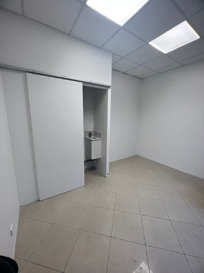 Photo Bureaux Saint Leu La Foret 11 m2 image 3/5