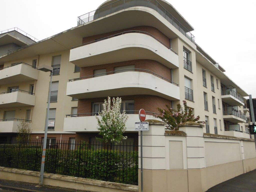 Photo COMBS LA VILLE SPACIEUX F2 image 1/1