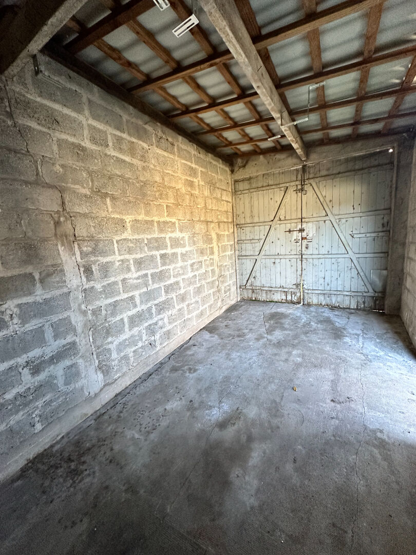 Parking / box Melun  11.05 m2