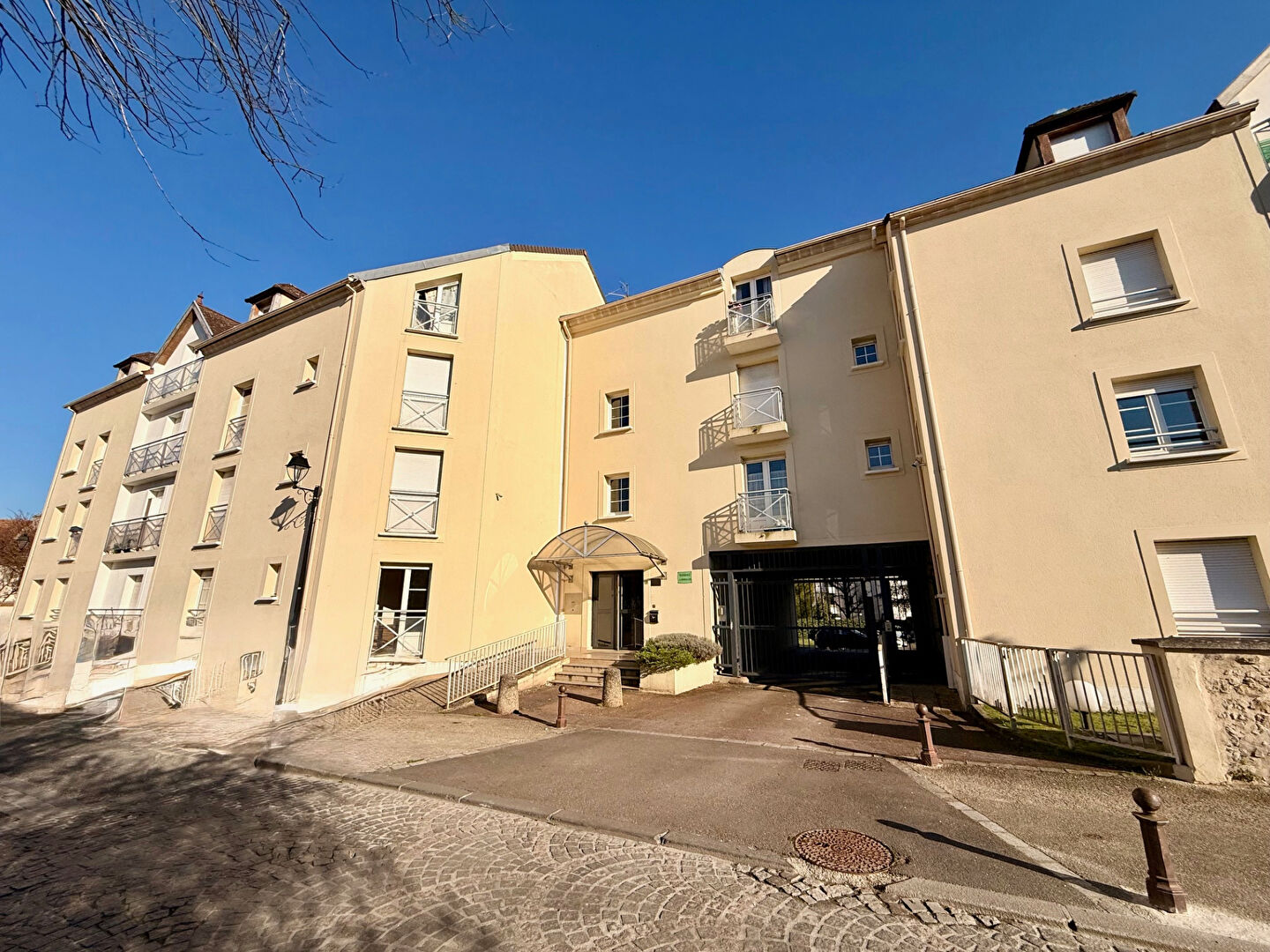 Agence immobilière de GILL AGENCE DE L'HOTEL DE VILLEDADIMMO Brie comte robert - GILL AGENCE DE L'HOTEL DE VILLEDADIMMO