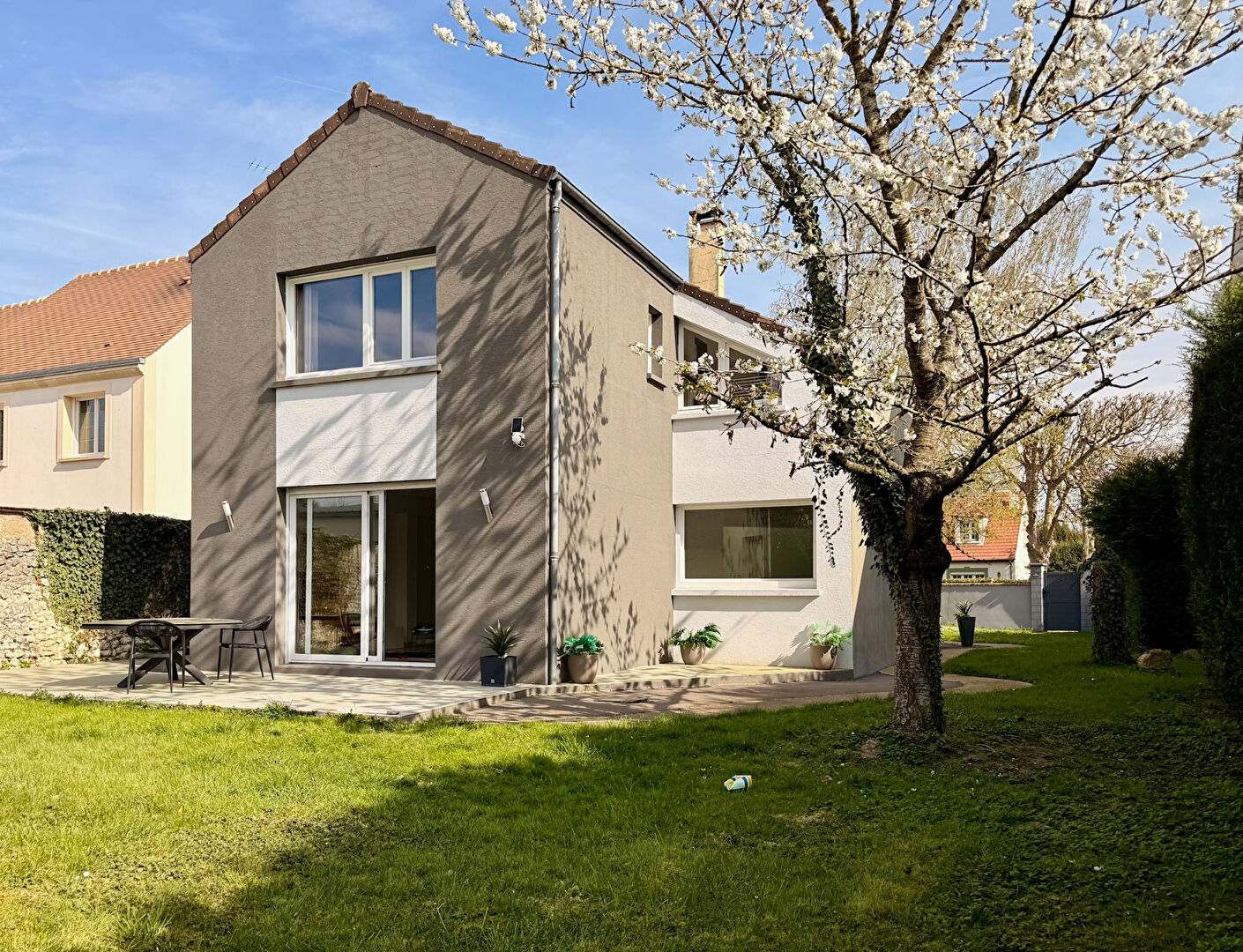 Agence immobilière de GILL AGENCE DE L'HOTEL DE VILLEDADIMMO Brie comte robert - GILL AGENCE DE L'HOTEL DE VILLEDADIMMO