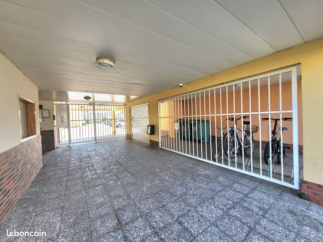 STUDIO Saint Max avec PARKING