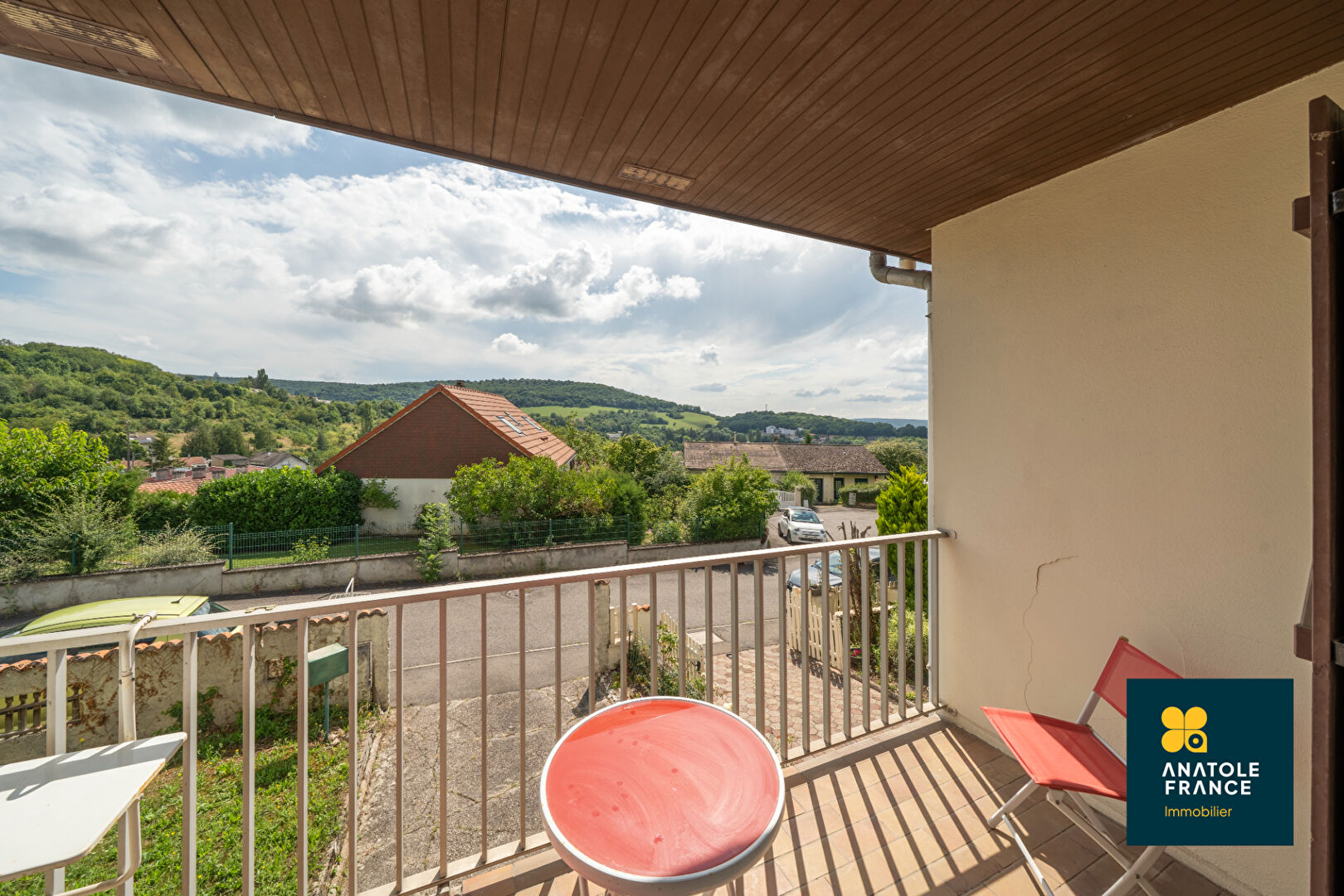 MAISON DE 115 m2 AVEC GARAGE ET JARDIN SUR NEUVES MAISONS