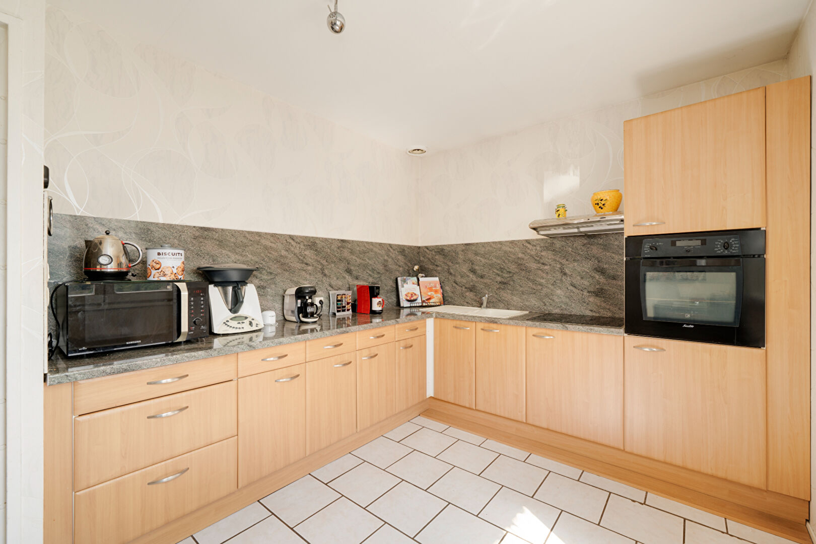 Photo MAISON DE 115 m2 AVEC GARAGE ET JARDIN SUR NEUVES MAISONS image 4/6
