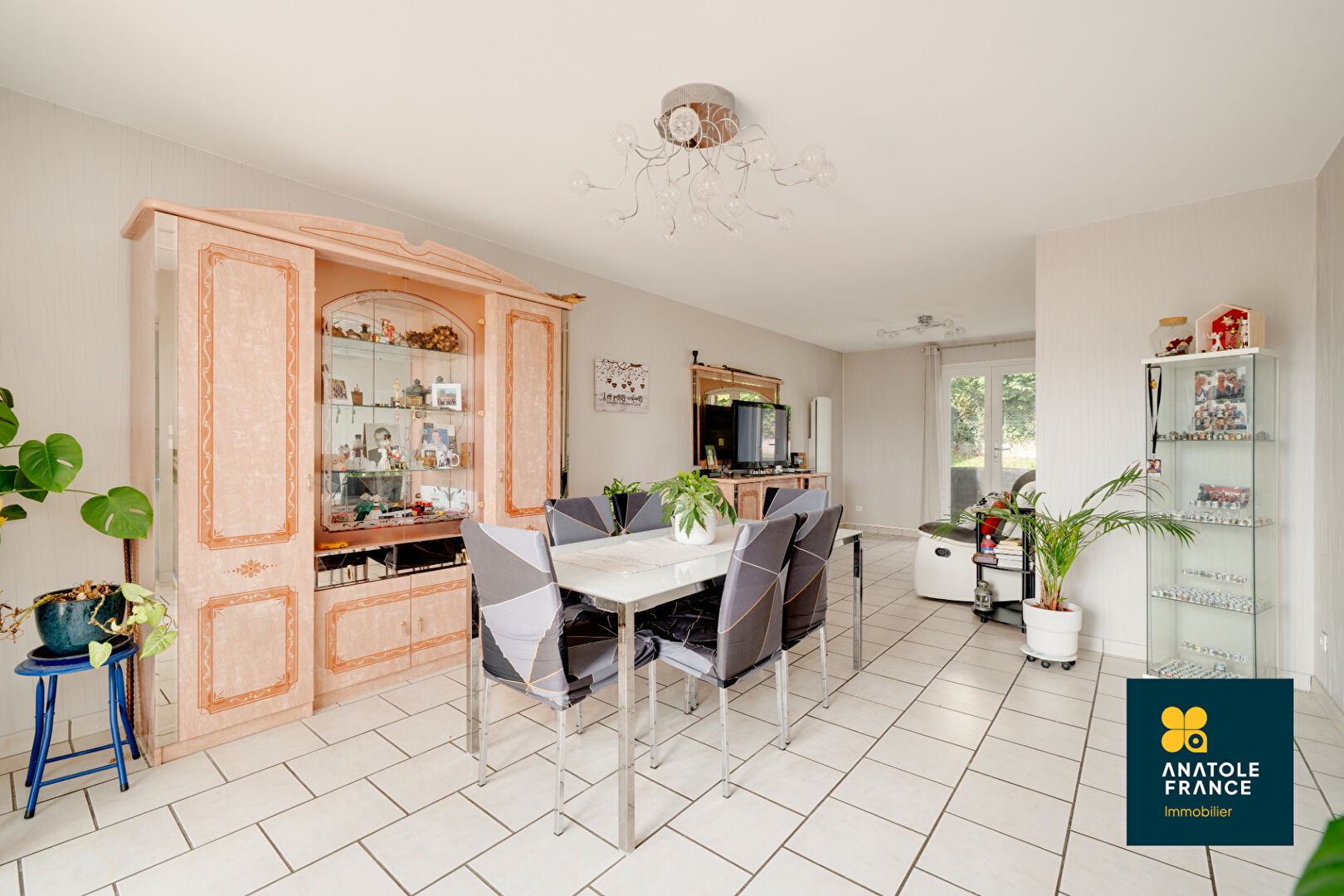 Photo MAISON DE 115 m2 AVEC GARAGE ET JARDIN SUR NEUVES MAISONS image 6/6