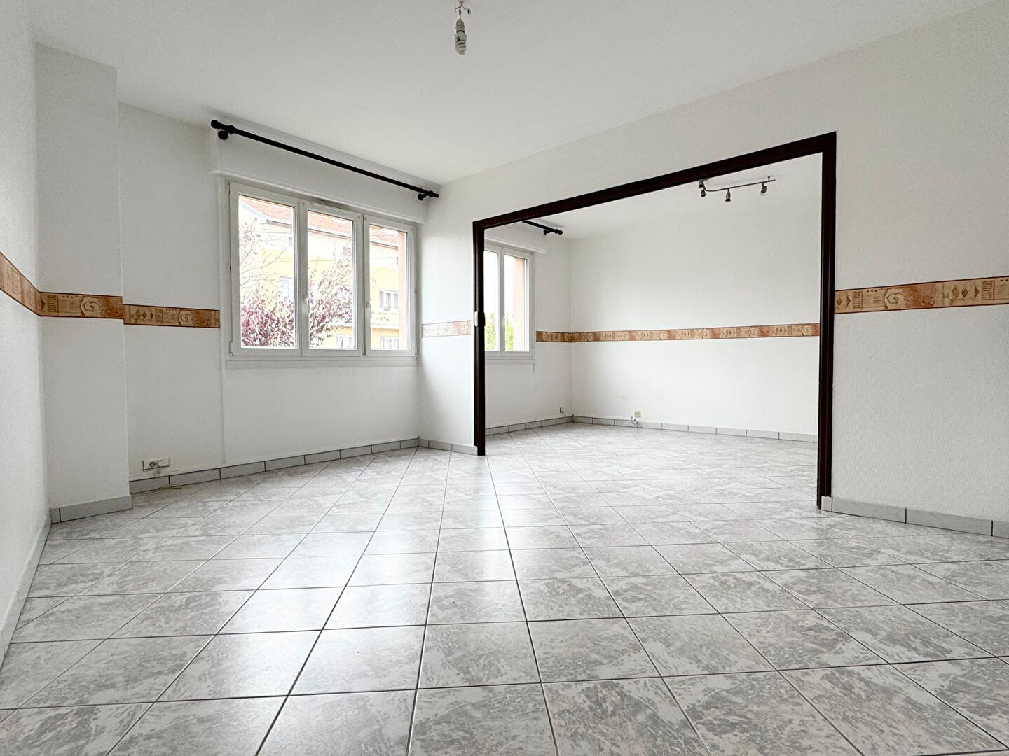 Photo SAINT MAX, APPARTEMENT T4 avec PARKING image 3/6