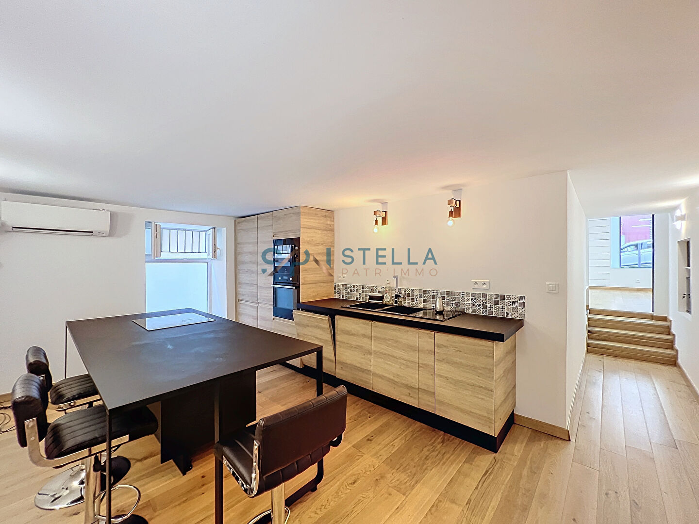 Photo À louer : Local en duplex moderne de 95 m² Avenue Beverini Vico image 3/6