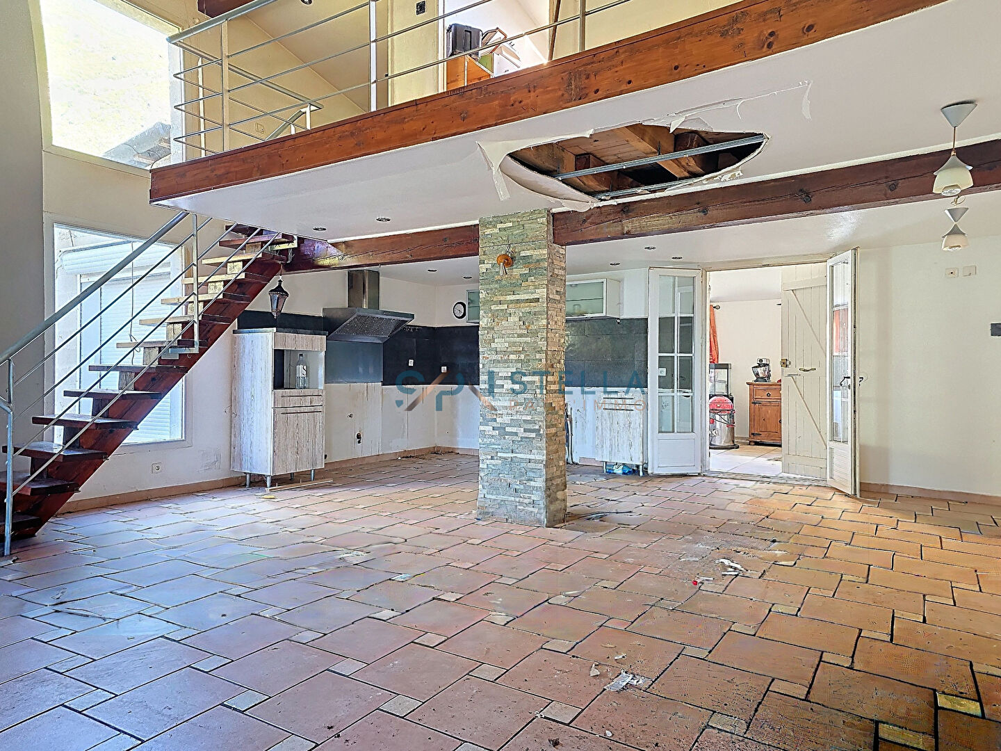 Photo Maison 6 chambres de 275m2 avec deux dépendances image 5/6