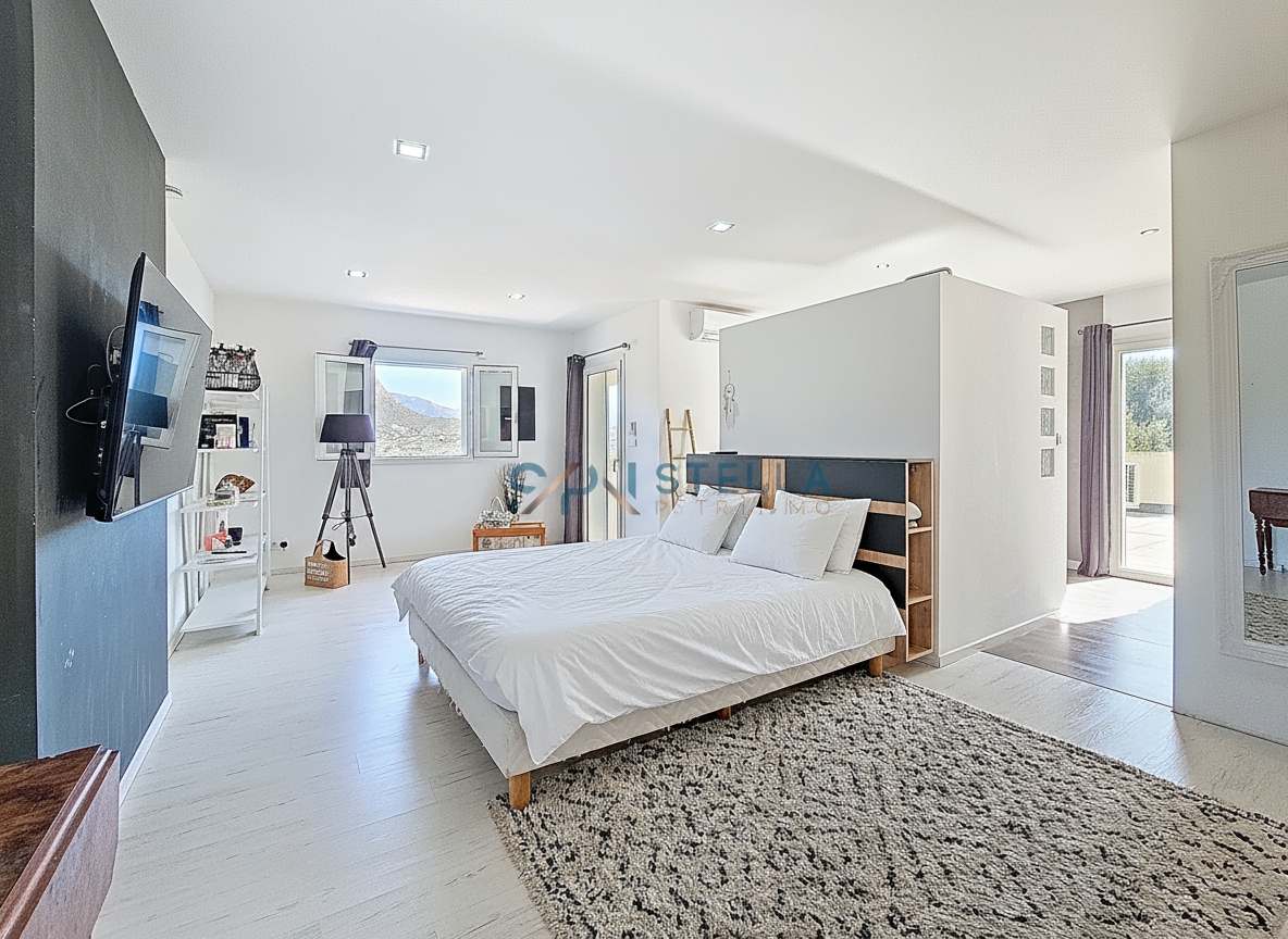 À Vendre - Villa Familiale de 255 m² avec Vue Mont Gozzi - Alata