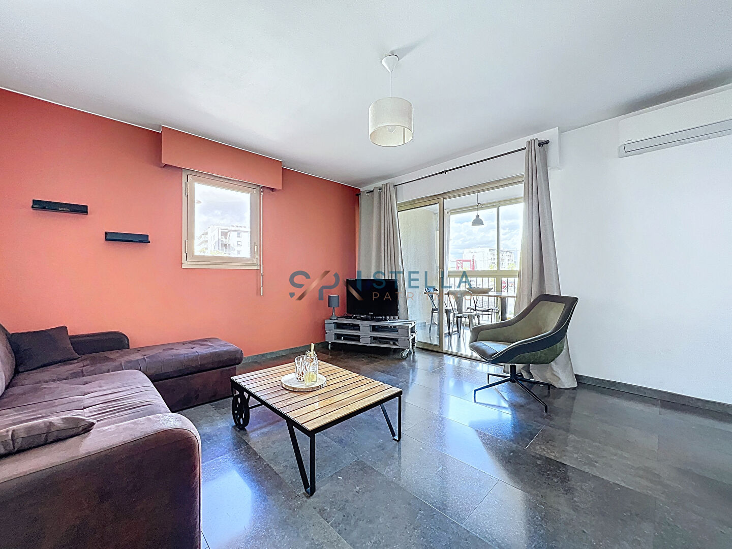 Appartement T2 entièrement rénové avec terrasse, loggia, cave et parking ? Rocade