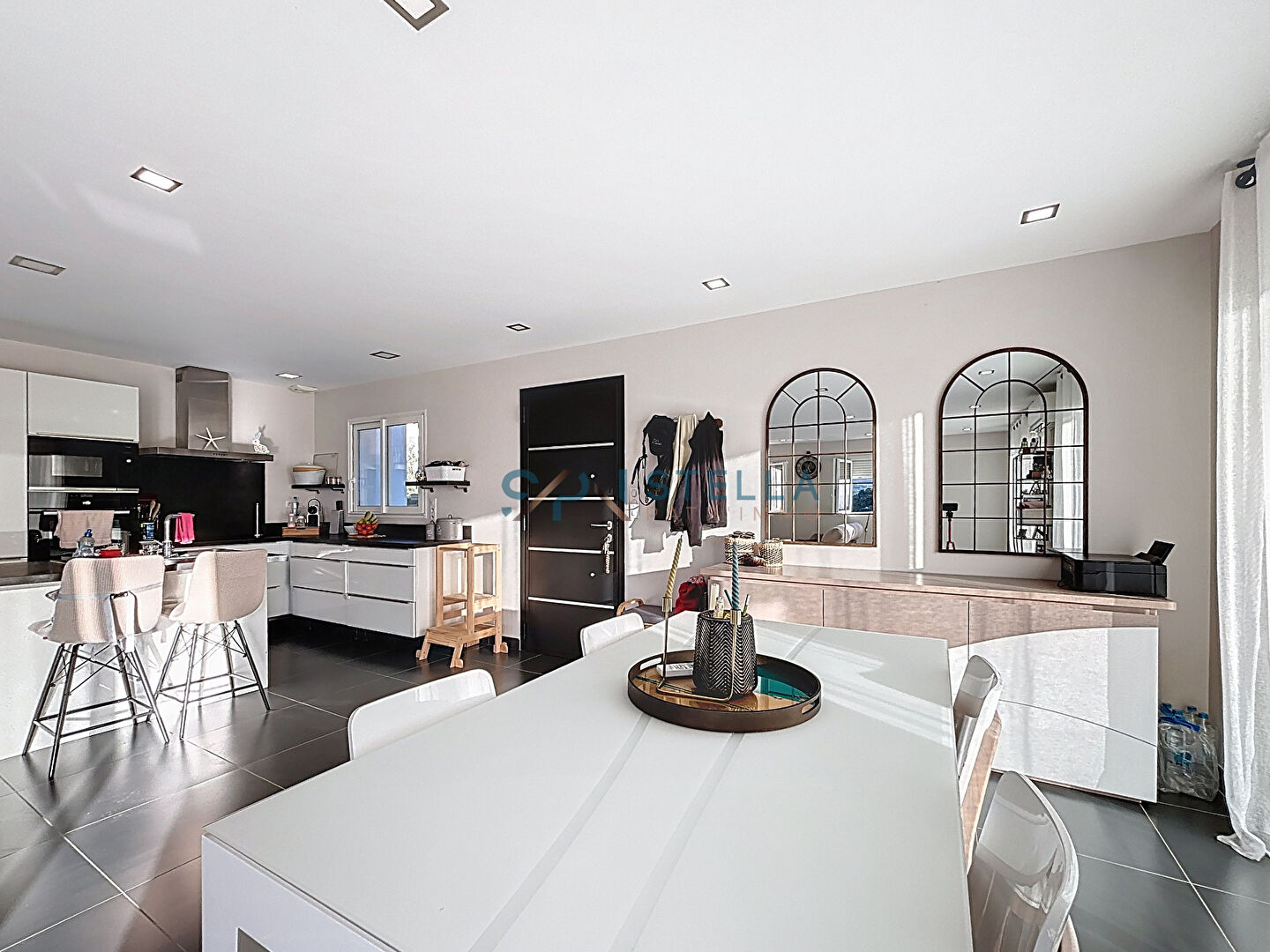 Photo Villa de standing meublée avec dépendance et piscine image 5/6