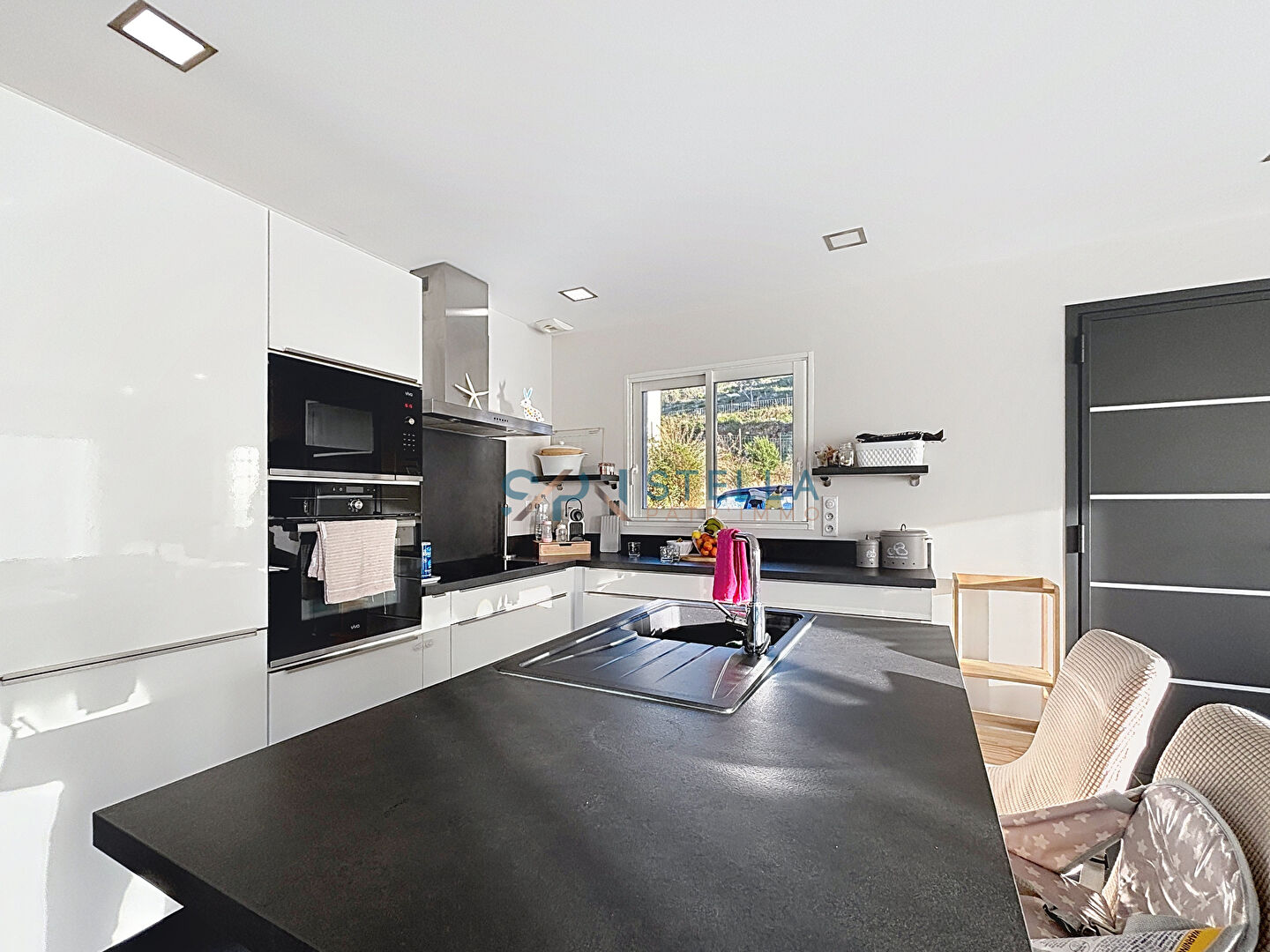 Photo Villa de standing meublée avec dépendance et piscine image 6/6