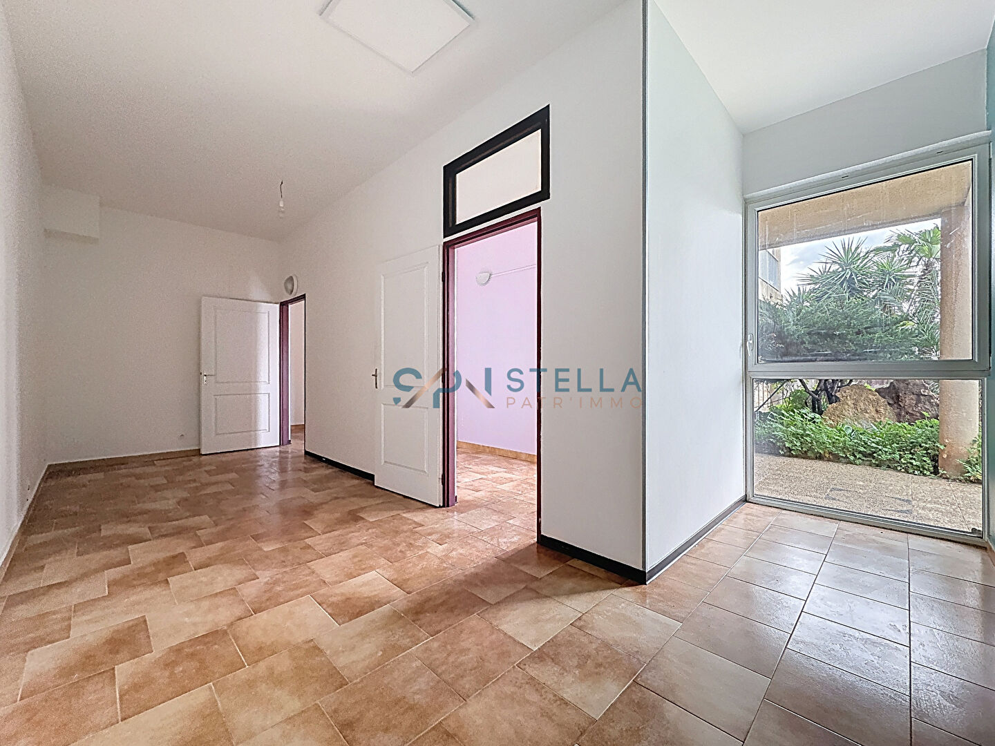 Photo Local indépendant 35 m2 Mezzavia image 2/4