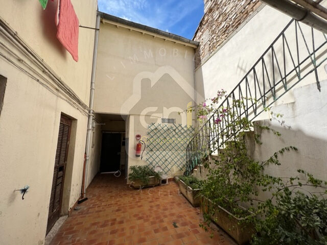 Photo Nimes, immeuble composé de 4 logements image 3/3