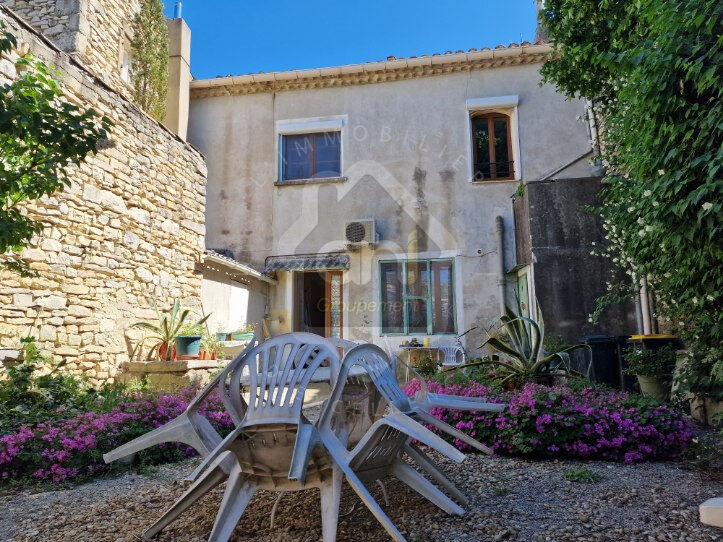 Vaunage Maison ancienne 6 chambres avec cour