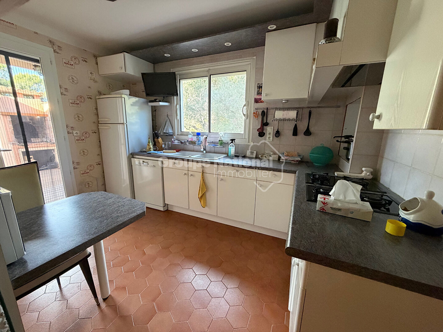 Photo Caveirac Villa 4 chambres + bureau sur un terrain arboré avec terrasse et garage image 5/6