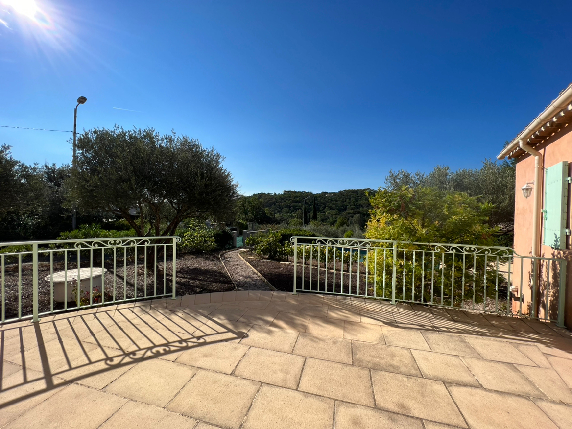 Photo A 5 km du village, aucune nuisance... image 2/6