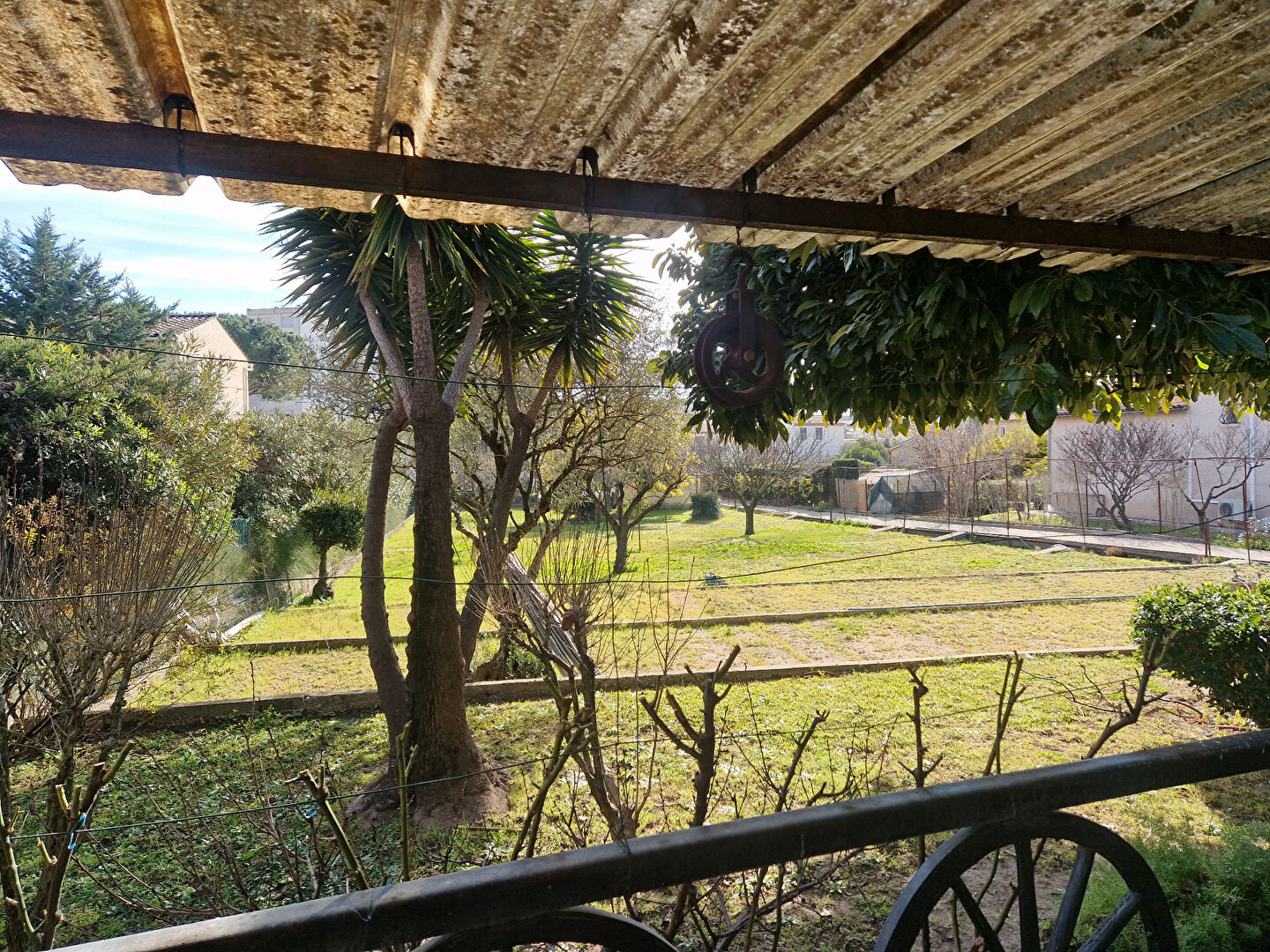 Photo Terrain constructible avec bâtis existants... image 2/2