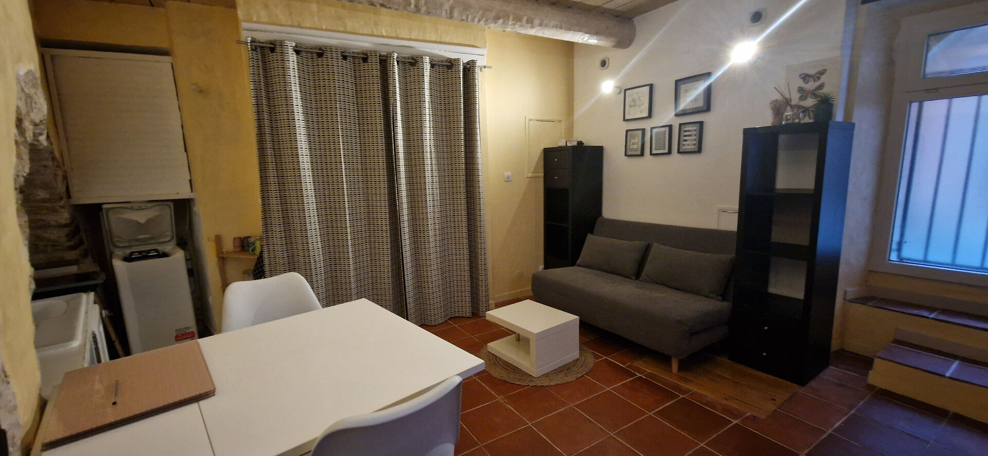 Photo En rez de chaussée appartement,  28.5 m² rénové et meublé image 4/6