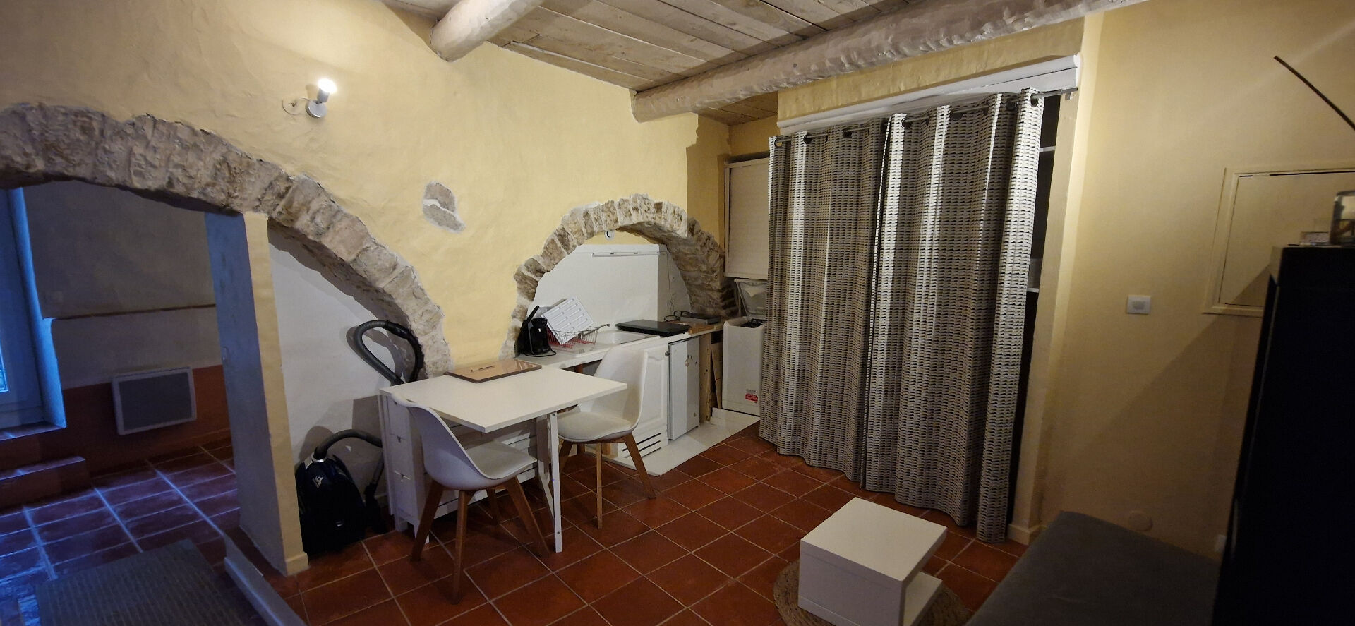 Photo En rez de chaussée appartement,  28.5 m² rénové et meublé image 5/6