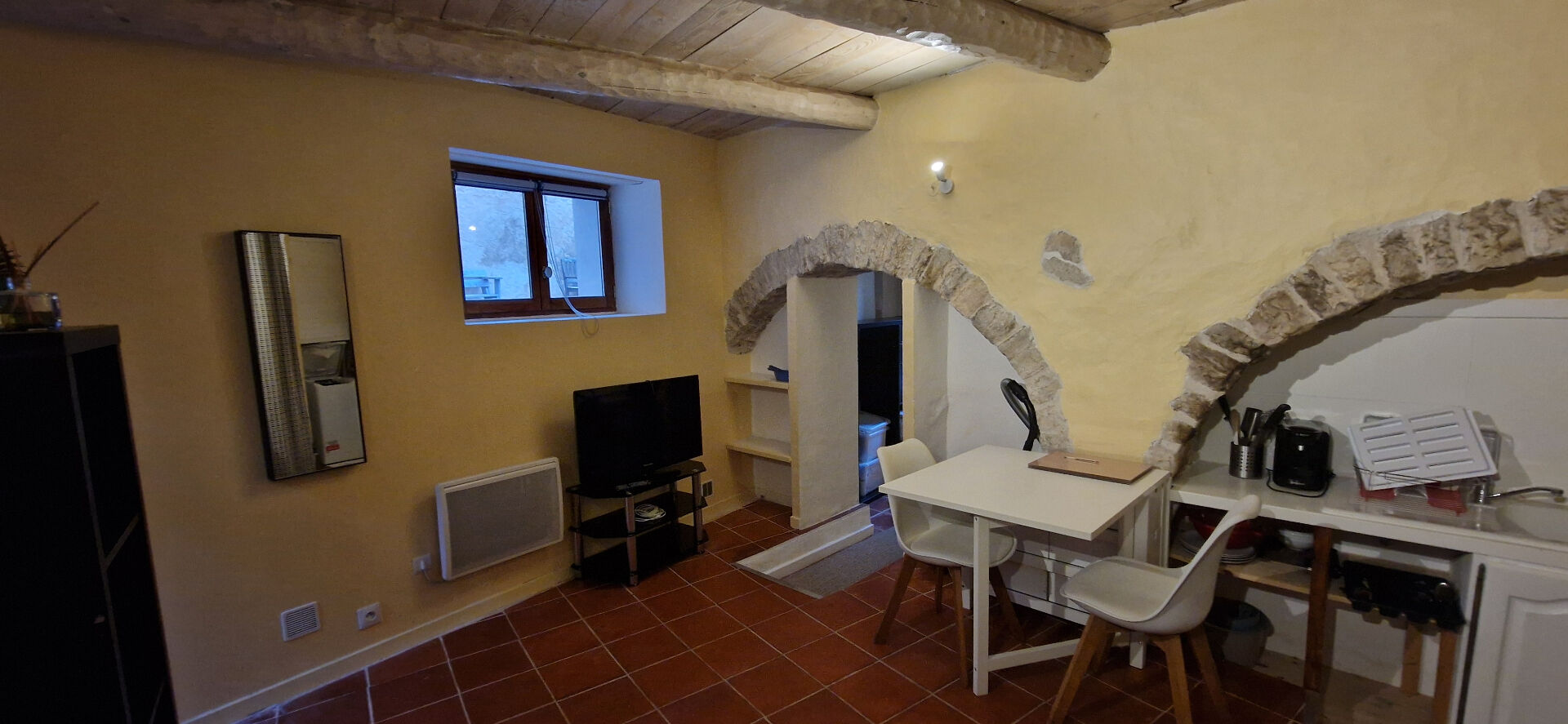 Photo En rez de chaussée appartement,  28.5 m² rénové et meublé image 6/6